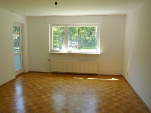 Wohnzimmer - Etagenwohnung mit 75,80 m² in Unterhaching zur Miete