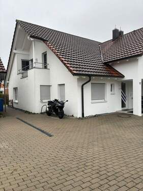 Hauseingang - 5 Zimmer Doppelhaushälfte zur Miete in Sulmingen