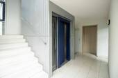 Treppenhaus Zugang Wohnung - 