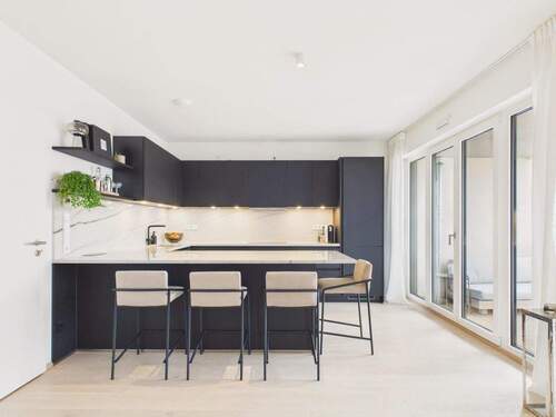 Elegantes Küchenensemble in moderner Ausführung - 3 Zimmer Etagenwohnung zum Kaufen in München