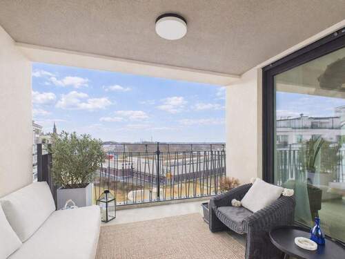 Sonnige Loggia mit freiem Ausblick - 3 Zimmer Etagenwohnung in München