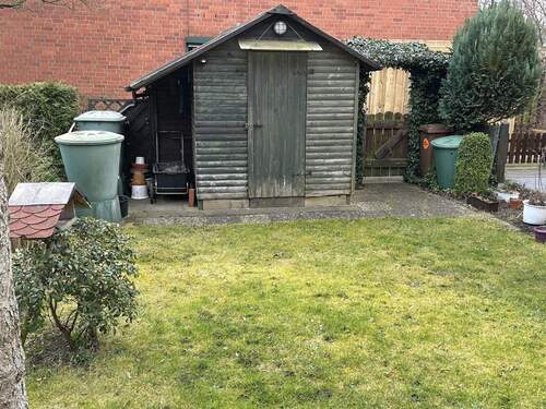 Garten mit Gartengerätehaus - 