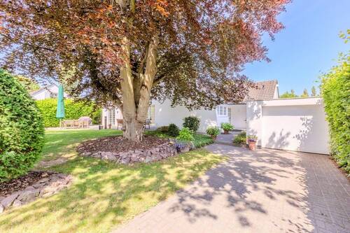 Garten - 6 Zimmer Einfamilienhaus zum Kaufen in Neuss