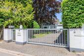 Einfahrt - 6 Zimmer Einfamilienhaus in Neuss