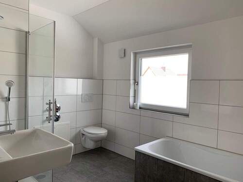 Bad mit Fenster - 