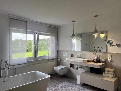 Dusch - und Wannenbad Obergeschoss - 