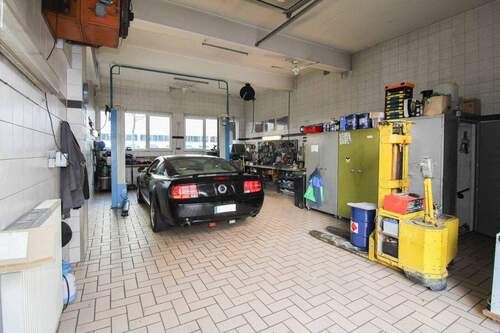 Werkstatt - Halle in Bonn zum Kaufen