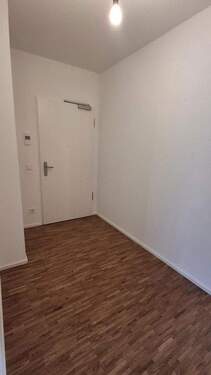 Flur - 2 Zimmer Etagenwohnung zur Miete in Frankfurt am Main