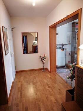 Diele mit Parkettboden - 