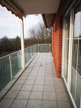 15m² Balkon vom Wohnzimmer - Etagenwohnung mit 103,00 m&sup2; in Borken (Hessen) zum Kaufen