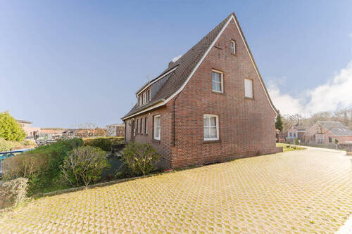 Außenansicht - 7 Zimmer Einfamilienhaus zum Kaufen in Uelsen