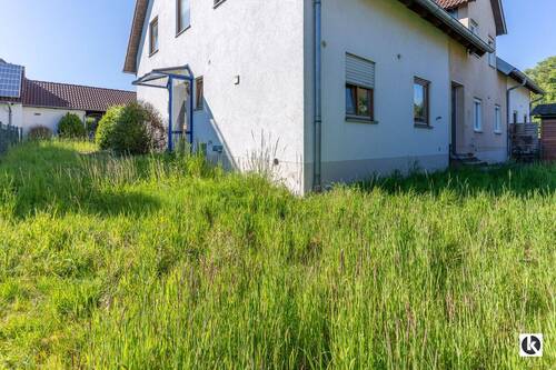 Garten hinten & Hauseingang - 