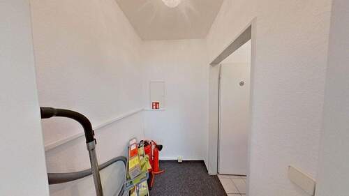 kleiner Abstellraum zum WC - 