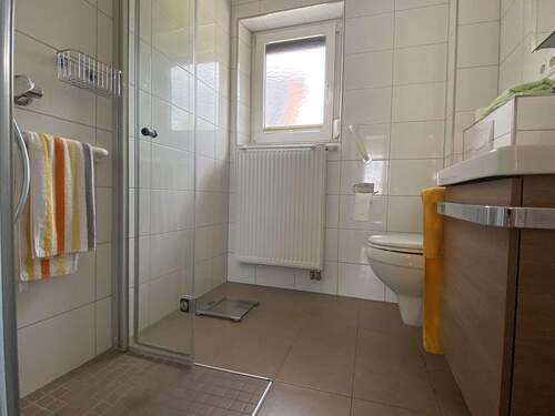Badezimmer - Etagenwohnung mit 70,00 m² in Forchheim zur Miete