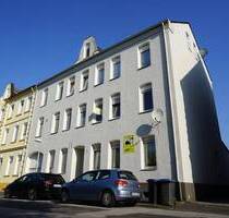 Mehrfamilienhaus mit einer 95 m² freien, renovierungsbedürftigen Wohnung . - Gelsenkirchen Bismarck