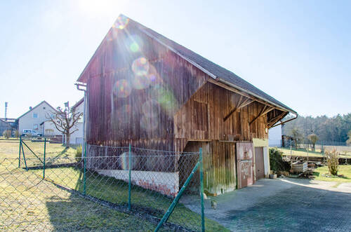 Nebengebäude mit Garge - 