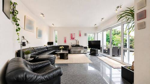 Wohnzimmer_EG - 8 Zimmer Einfamilienhaus zum Kaufen in Bad Kreuznach / Planig