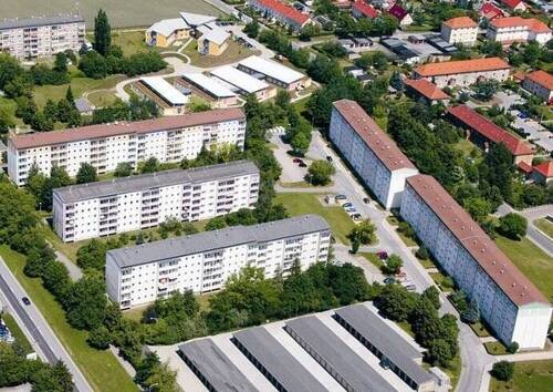 Luftbild - Mit Aufzug ins Glück! 3-R.-WE m. Balkon in Löbau!