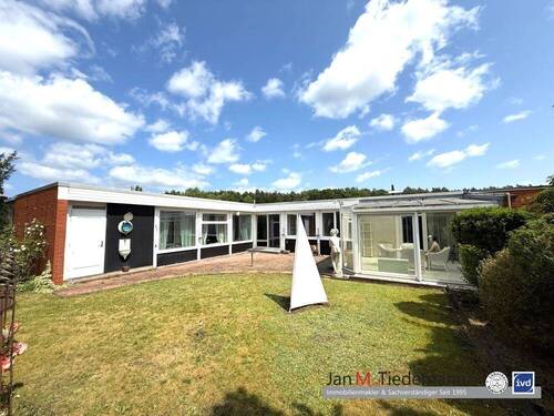 rückwärtige Ansicht - Familien-Bungalow mit 145 m² Wohn-Nutzfläche und 4,5 Zimmer in ruhiger Lage von Groß Grönau