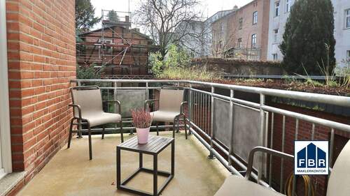 Wohnung mit Balkon - 