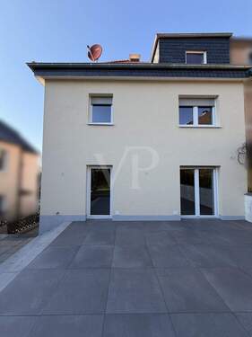 Rückansicht mit Terrasse - 6 Zimmer Doppelhaushälfte zum Kaufen in Menden