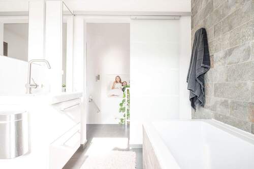 Badezimmer mit Wanne (6).jpeg - 