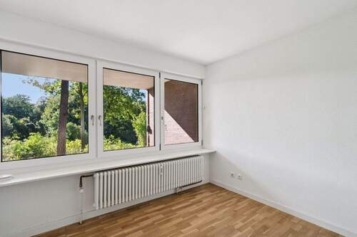 Zimmer mit Blick in den Garten - 