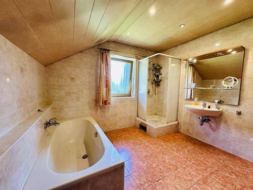 BADEZIMMER DACHGESCHOSS - 