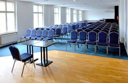 Kleinkunstbühne Bsp. Versammlungsbestuhlung - Räume für Versammlungen und kleine Feiern