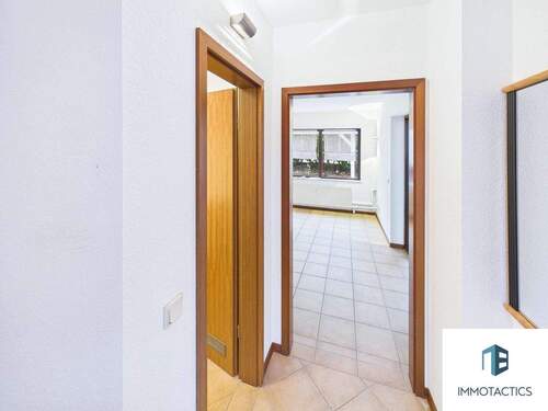 Flur - 2 Zimmer Etagenwohnung zum Kaufen in Stromberg