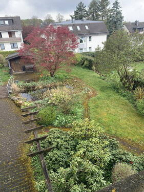 Blick in den Garten - 7 Zimmer Mehrfamilienhaus, Wohnhaus in Brilon