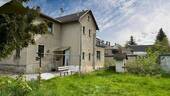 Rückseite mit Garten - Mehrfamilienhaus, Wohnhaus mit 190,00 m&sup2; in Rodewisch zum Kaufen