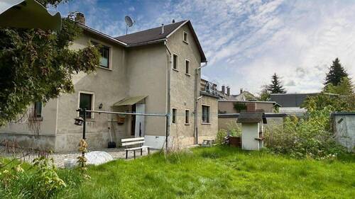 Rückseite mit Garten - Mehrfamilienhaus, Wohnhaus mit 190,00 m&sup2; in Rodewisch zum Kaufen