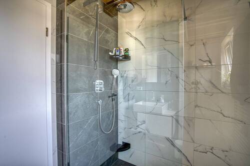 Dachgeschoss-Badezimmer - 