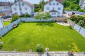 Großzügiges Grundstück mit ruhiger Wohnlage - 6 Zimmer Mehrfamilienhaus, Wohnhaus in Offenburg