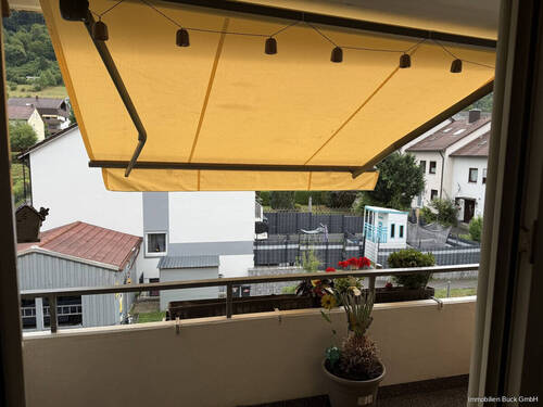 Balkon - 3 Zimmer Wohnung mit Garage in zentraler Lage