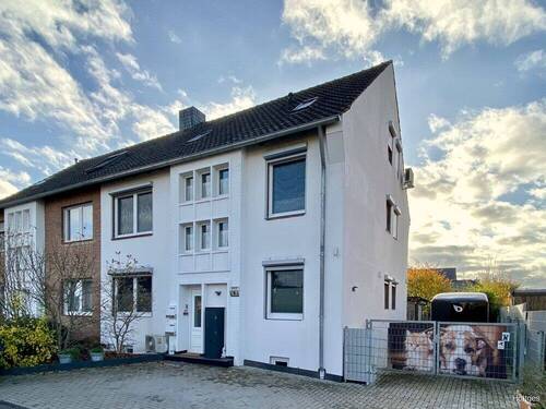 Ansicht - 8 Zimmer Mehrfamilienhaus, Wohnhaus zum Kaufen in Schwalmtal