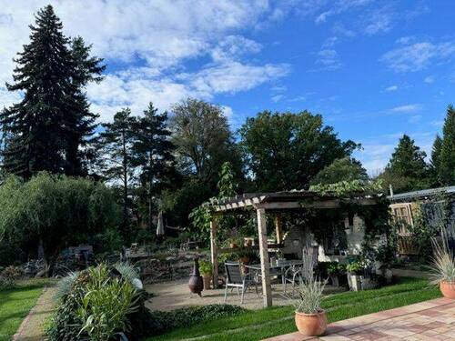 überdachter Freisitz im Garten.jpeg - 4 Zimmer Mehrfamilienhaus, Wohnhaus zum Kaufen in Petershagen/Eggersdorf