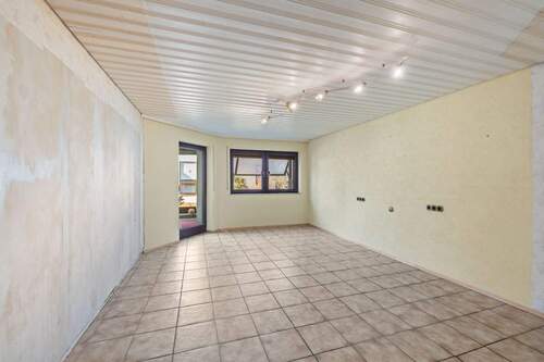 Zimmer EG - Mehrfamilienhaus, Wohnhaus mit 261,00 m&sup2; in Hagenbüchach zum Kaufen