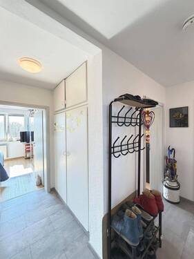 Flur - Etagenwohnung mit 69,00 m&sup2; in Hannover zum Kaufen