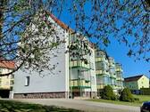 Hausansicht - 3-Zimmer-Wohnung mit Top-Ausblick !