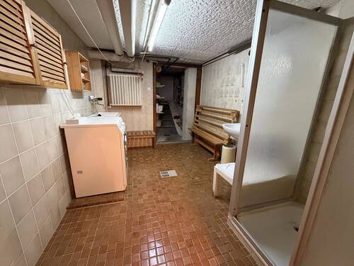 Keller Dusche + Waschmaschine - 