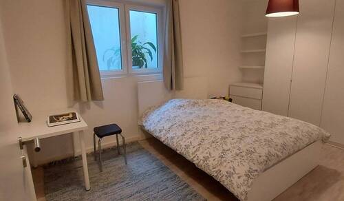 Bett 140 x 200 Große Schrank - 2 Zimmer Etagenwohnung zur Miete in Unterföhring