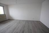 Wohnbereich.JPG - 2 Zimmer Etagenwohnung in Maintal