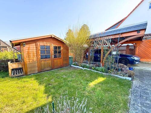 Abstellscheune und Carport - 