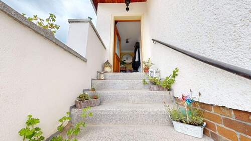 Eingang - 3 Zimmer Einfamilienhaus zum Kaufen in Zwenkau
