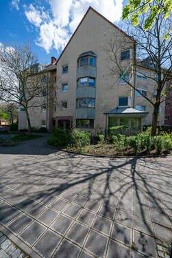 Wohnanlage Aussen.jpg - großzügige, helle 4 ZW mit großer Südloggia, Gaste-WC Abstellraum und Tiefgarage