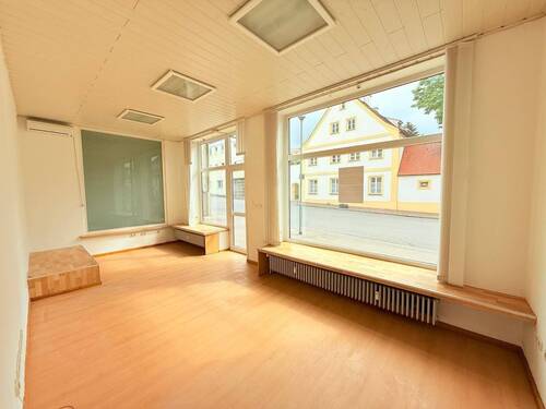 Innenansicht Bild 1.jpg - Gewerbeeinheit in Neuburg zu vermieten - Immobilien Baumeister seit 1971 in Neuburg