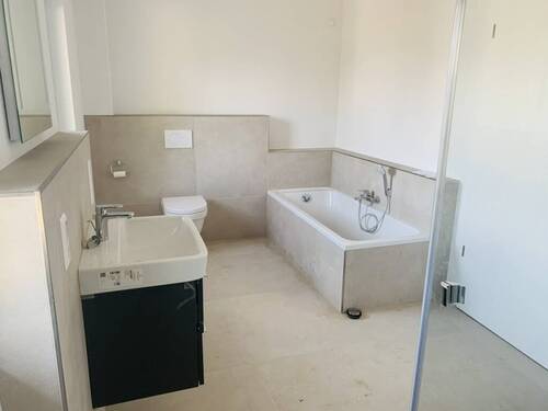 Wanne und Dusche - 
