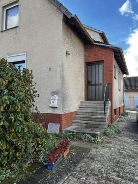 Bild 3 - 8 Zimmer Einfamilienhaus in Bahrdorf